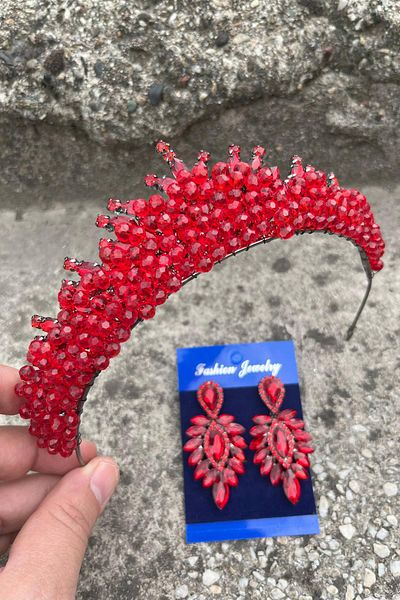 Hobigram مجموعة إكسسوارات يوم الزفاف الخاصة من Alyce Red Bridal Henna Crown للسيدات وطقم أقراط رفيعة