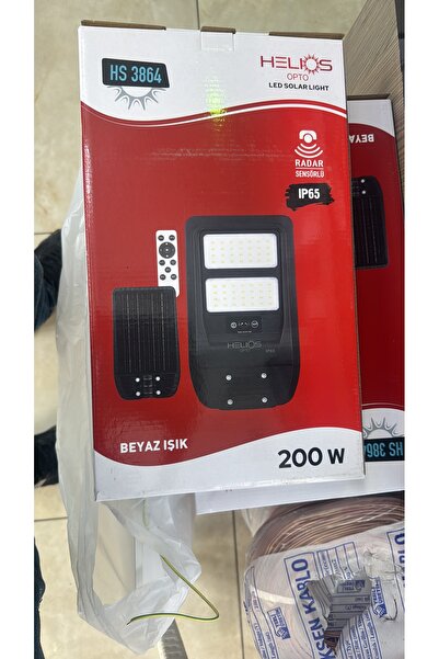 Helios 200 W Solar Projektör Kumandalı Kolay Montajlı