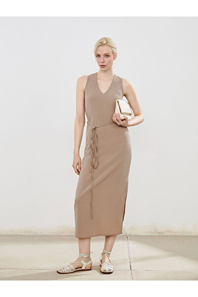 LC Waikiki New Season from Güli̇s Gi̇yi̇m Beige V-Neck Textured Belted Dress