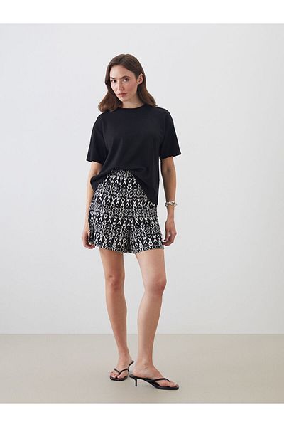 LC Waikiki Black Patterned Women's Shorts with Elastic Waist