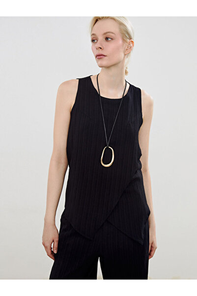 LC Waikiki بلوزة من مزيج الكتان المزخرف بياقة روبا من UZG STORE للنساء الأنيقات