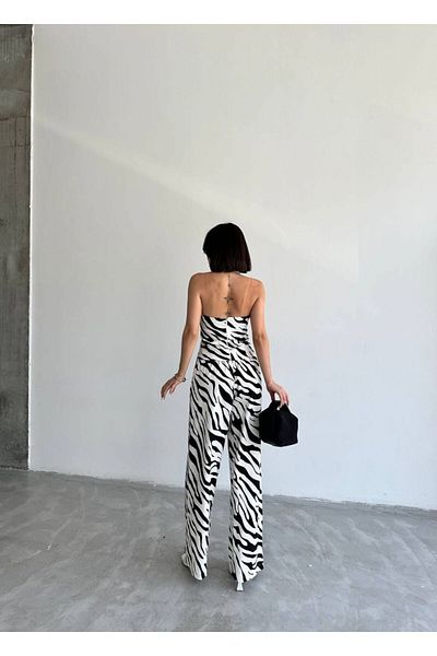 soBasic Patterned Double Peplum Model Suit