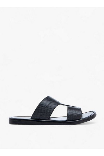 LBL by Shoexpress Men's Textured Slip-On Arabic Sandals