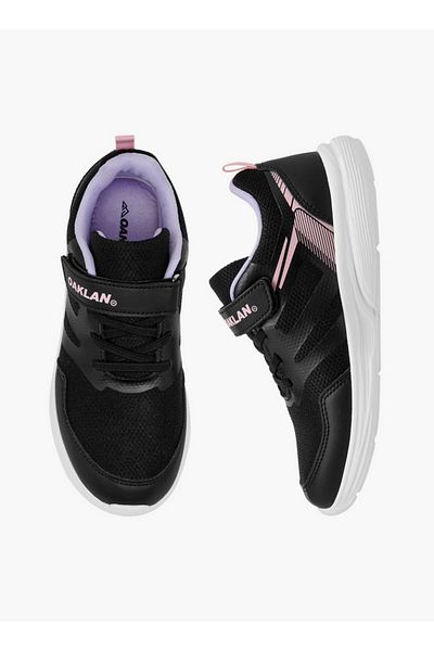 Oaklan by Shoexpress Girls Panelled Sports Shoes with Hook and Loop Closure
