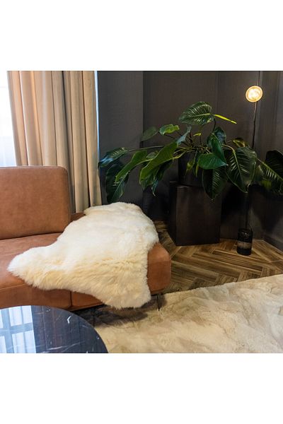 LUXUSKIN Ivory sheepskin – long hair