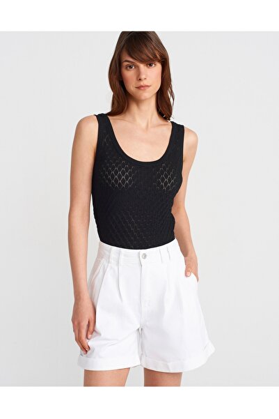 Dilvin Beyaz Çift Pileli Denim Şort