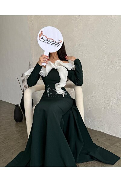 ALANOOD FASHION An elegant, sleeveless, ivory, and olive-colored Aktan dress with Barbie stretch fabric.