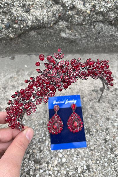 Hobigram Camilo Burgundy Bridal Henna Crown Special Occasion Accessory Women's Crown and Drop Shuttle Earrings Set