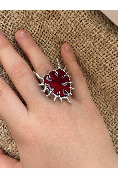 Herşey Nota Red Stone Ring with Thorny Heart Figure |   Gothic Style Zamak Plated Women's Jewelry