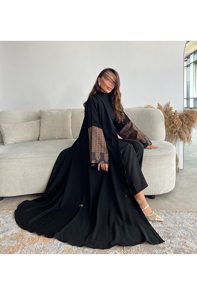 Lusin abaya Royal Crepe Abaya with Luxe Folded Indian Linen Sleeves