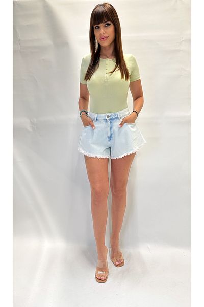 IFASTFASHION Pantaloni scurți din denim cu talie înaltă și tiv evazat, cu margini zdrențuite – Look de vară la modă