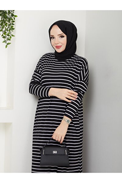 MODAMÜNASİP Το ριγέ βισκόζη χτενισμένο βαμβακερό φόρεμα μας με υφασμάτινο υλικό που ρέει σαν νερό χωρίς γραμμή