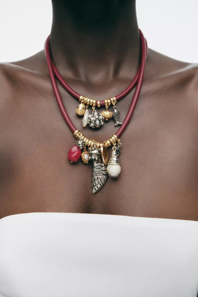 SU PERİSİ TAKI BİJUTERİ قلادة بسلسلة جلدية من ماركة موديل