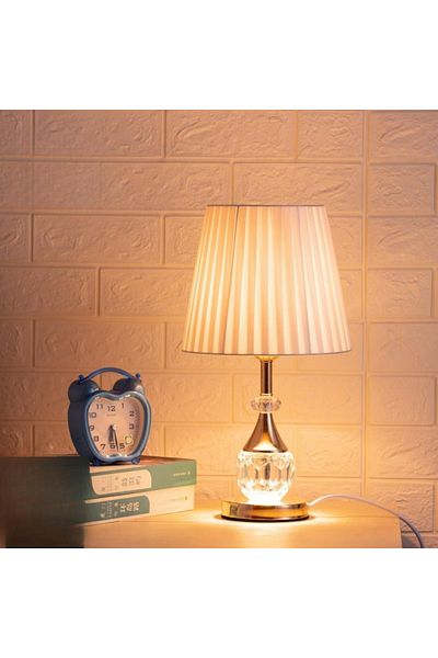 DECORA Luxury crystal table lamp with modern design