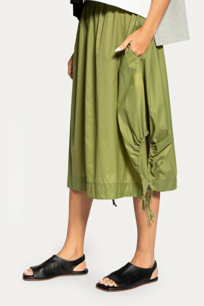 Antonia M Fusta cu snur in parti