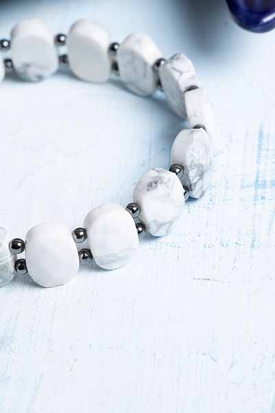 Deniz Doğal Taş Certified Hematite and Howlite Natural Stone Bracelet