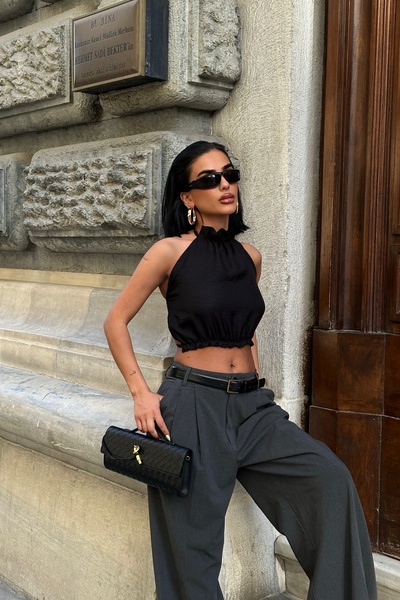 boutiquen Backless Linen Look Crop Blouse