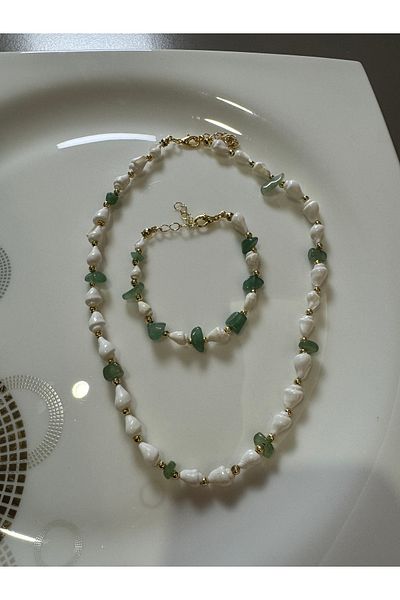 MODA Women's Seashell Necklace Bracelet Set