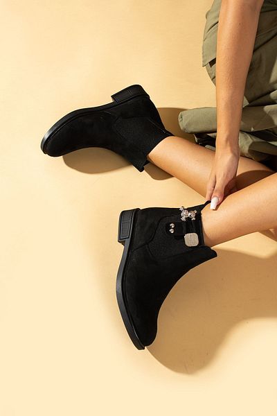 Pembe Potin Women's Teddy Bear Black Suede Elastic Buckle Daily Comfortable Fit Warm Lined Boots