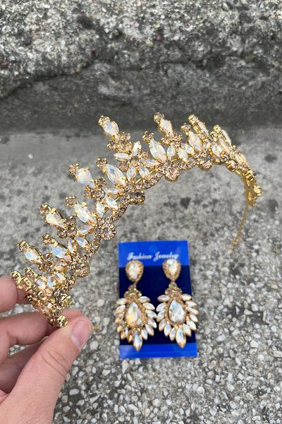 Hobigram Elvira Gold Bridal Henna Crown Special Occasion Accessory Women's Crown and Wide Shuttle Earring Set