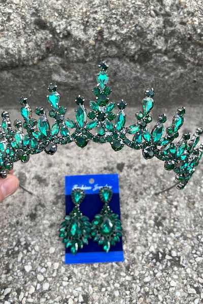Hobigram Elvira Green Bridal Henna Crown Special Occasion Accessory Women's Crown and Wide Shuttle Earring Set