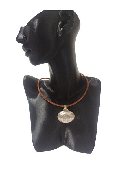 SYAZE قلادة جلدية ذات طرف زاماك ريفي - موديل سيبي