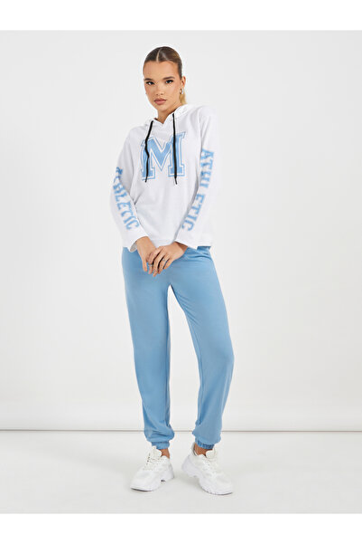 Styli هودي مطبوع عليه شعار وبنطال رياضي بأكمام