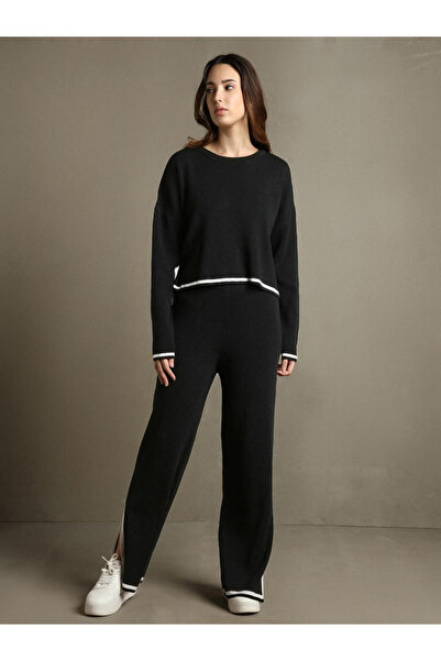 Dennis Lingo Solid Knitted Long Sleeve Crop Top & Trousers Co-Ords