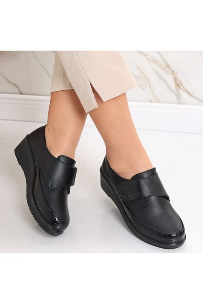 MODA STİL Women's black platform shoes made of eco-leather Lyssa, 38