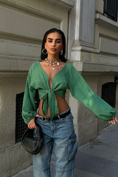 boutiquen 8033 Bluză cu mâneci lungi cu șireturi în față