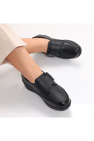 MODA STİL Women's black platform shoes made of eco-leather Lyssa, 38