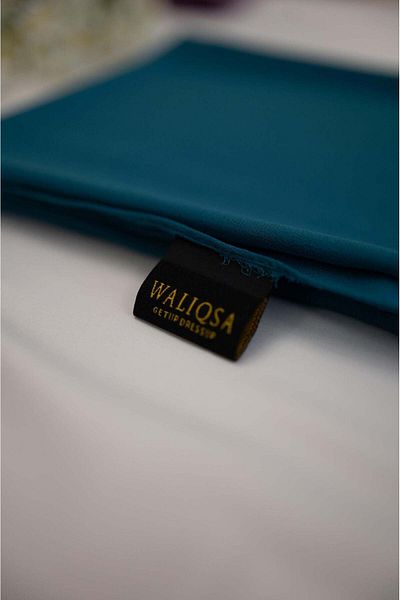 waliqsa Hijab | Zinc