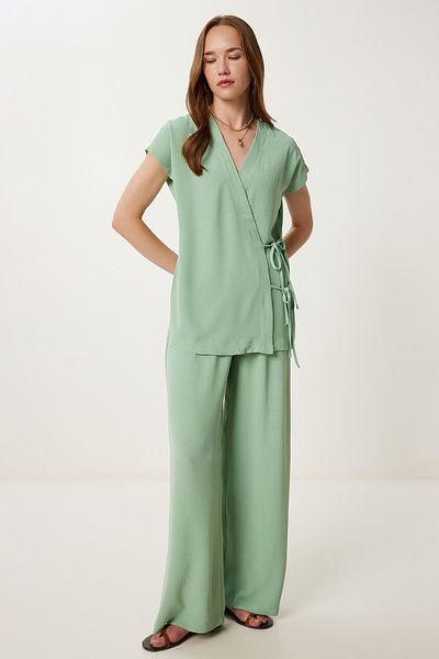 Happiness İstanbul Damen Çağla Grüne Bluse mit Wickelkragen und Hosenanzug DD01355