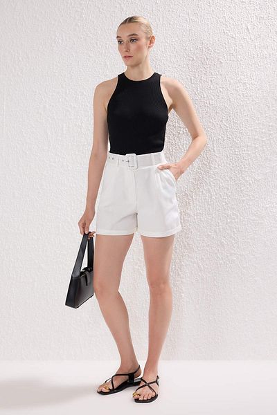 Trendyol Collection White Belted Regular Cotton Gabardine Shorts & Bermuda Twoss19Ie0002