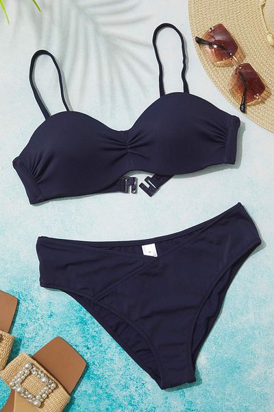 Trendyol Collection Marineblau beschichtetes, trägerloses, V-förmiges Bikini-Set mit normaler Taille, reguläres Bikini-Set TBESS25BT00176