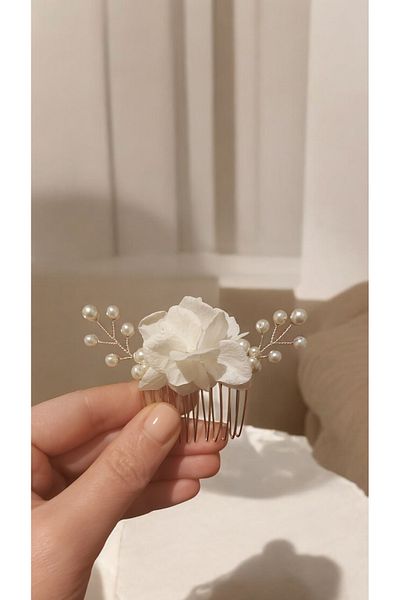 Eva Flore White Floral Bridal Hair Accessory - Hydrangea Pearls, Wedding Comb Buckle Bun