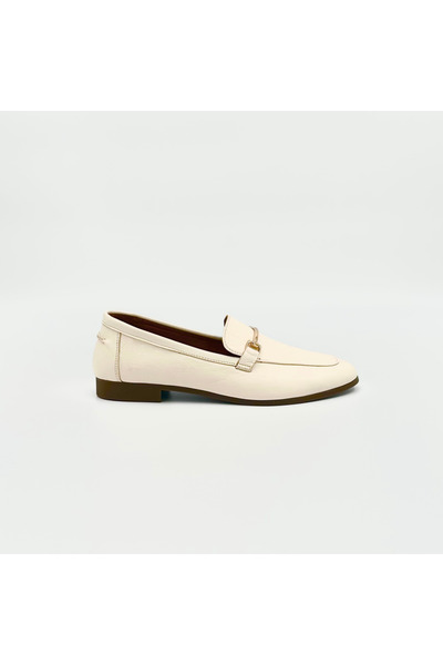 Folle Bej Hakiki Deri Loafer – 1 cm Topuklu Altın Tokalı Günlük Ayakkabı