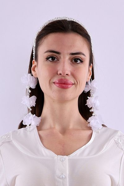 ByLohusa Coroana de maternitate cu perle albe cu cercei suspendati 1012