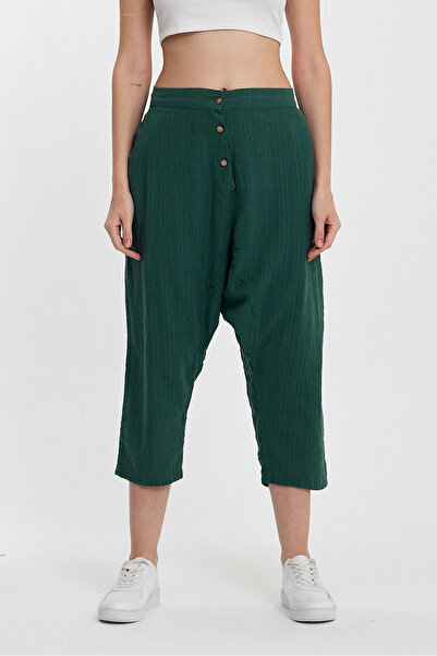 bacc Pantaloni largi, verde smarald, cu buzunare duble, cu detaliu cu nasturi...