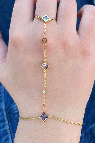 stravis Gold Color Stone Shahmeran