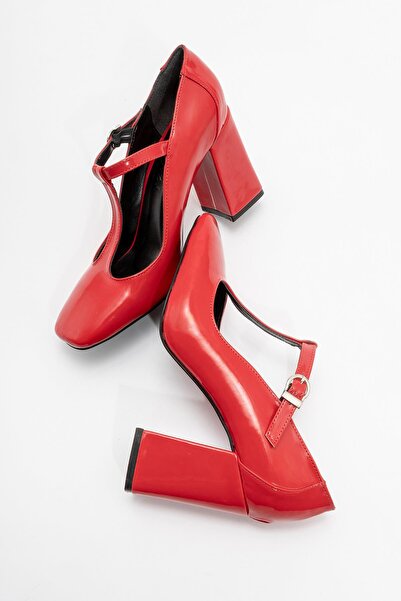 Niloshka Omera Red Patent Leather Thick Heeled Women's Shoes