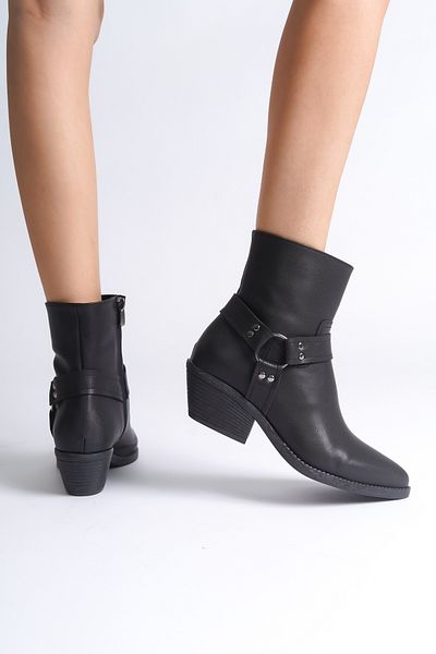 Capone Outfitters Στρογγυλά αξεσουάρ με καρφιά καουμπόικες μπότες
