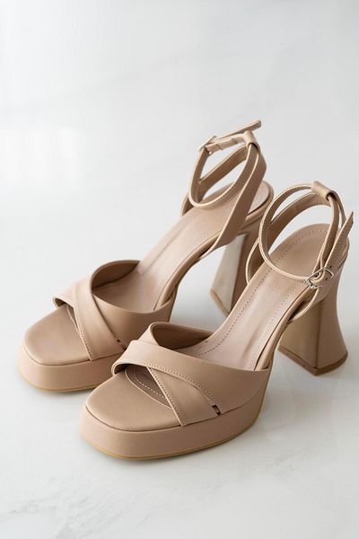 sovrana Cross Strap Thick Platform Heeled Shoes Tan