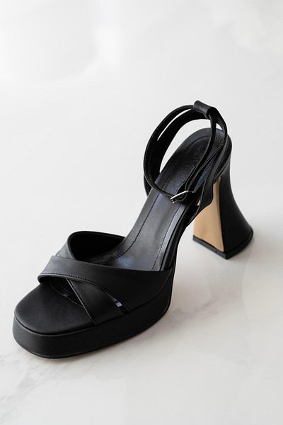 sovrana Cross Strap Thick Platform Heeled Shoes Black