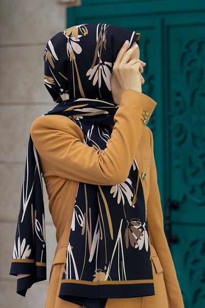 Vissona Πολυτελές Medina Silk Floral μοτίβο Χρυσό χρώμα 75x195 Ανθεκτικό σάλι Moss Crepe Τύπος ραφής Ιταλική ραμμένη