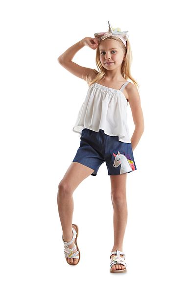 Denokids Летен комплект за момиче с шарки на еднорог - цветна блуза с пискюли и дънкови шорти