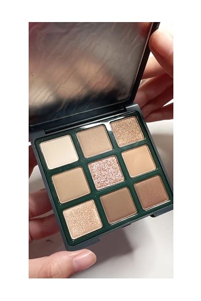 Gege Bear Gogo Tales Eyeshadow Palette 911 Shimmer/Shiny Nude Colors