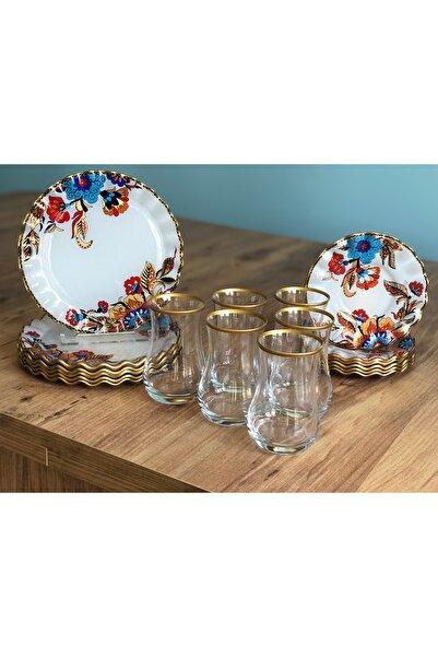 B&M Beyaz Çiçek Desenli Kıvrımlı 18 Parça Çay Keyfi Seti