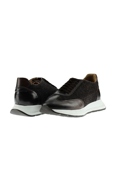 Abdullah Kiğılı Sports shoes