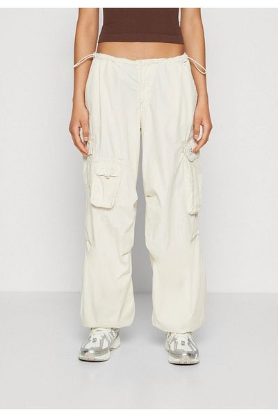 september island Oversize Cream Trousers - Cargo Pocket Detail